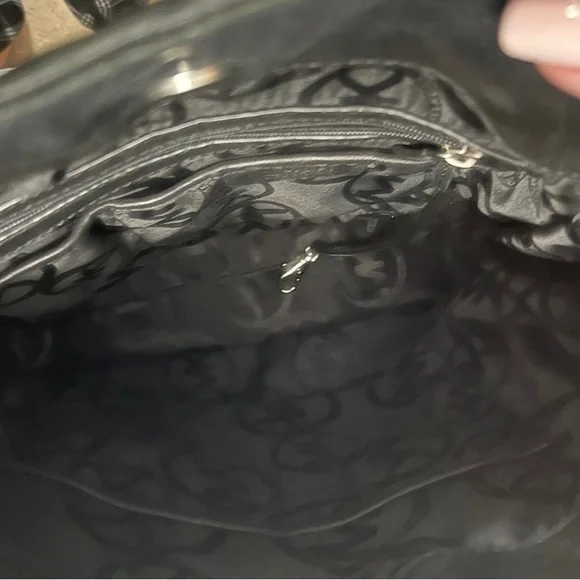 Quilted Michael Kors Hamilton Tote / purse - Picture 5 of 8